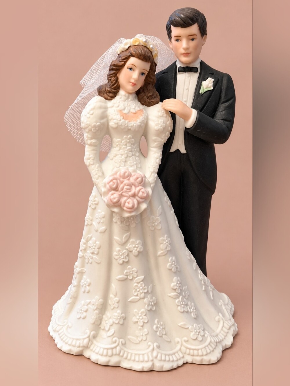 Vintage 1988 Bride & Groom Wedding Figurine Cake Topper EHW Enterprises